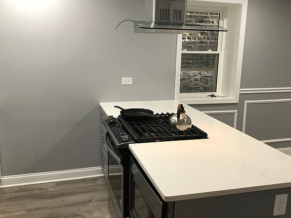 5th image of 3841 N Kenmore Ave #G