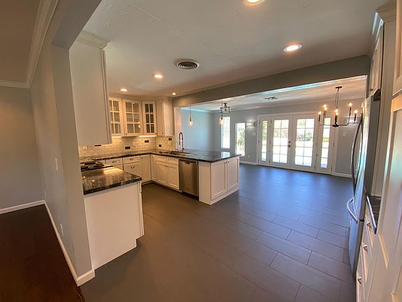4th image of 6638 E Vernon Ave