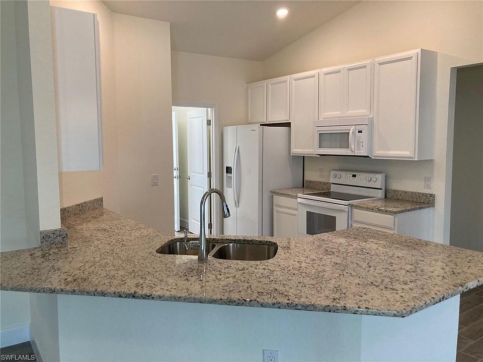 2nd image of 3214 43rd St SW