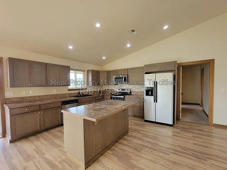 689 Tanglewood Dr #A — Photo 5