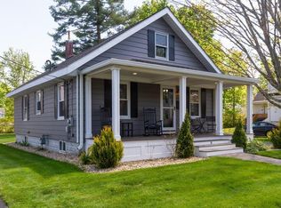 8 Dale St, Taunton, MA 02780