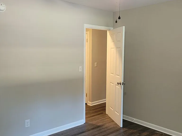 4345 Leslie St — Photo 23