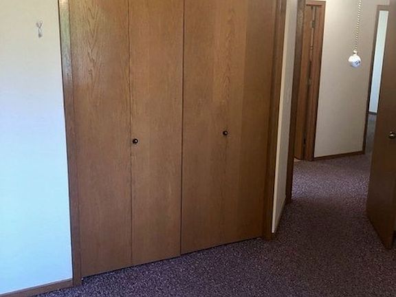 2nd image of 1325 Elser Dr SE