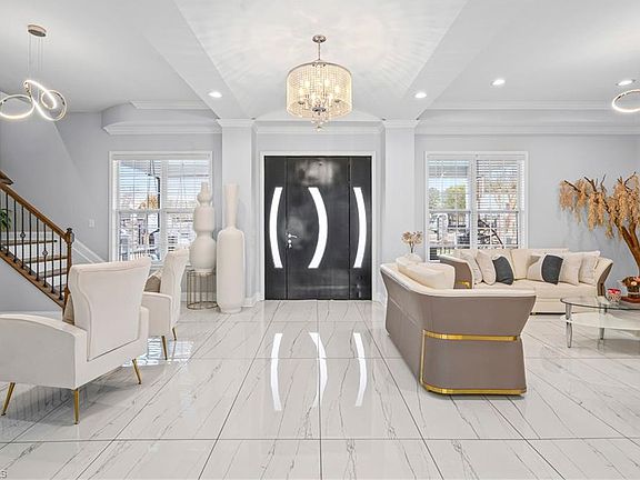 4th image of 206 Cedar Dr