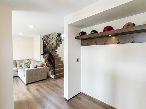 4th image of 5 S Springfield Blvd