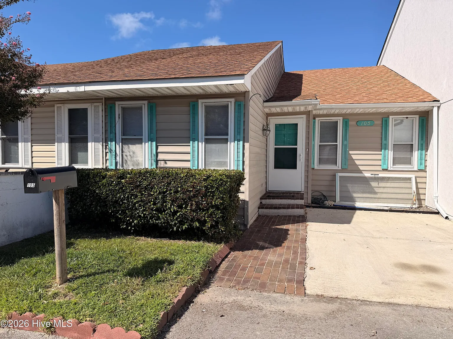 2 bed, 2.0 bath, $1,750 — Photo 2