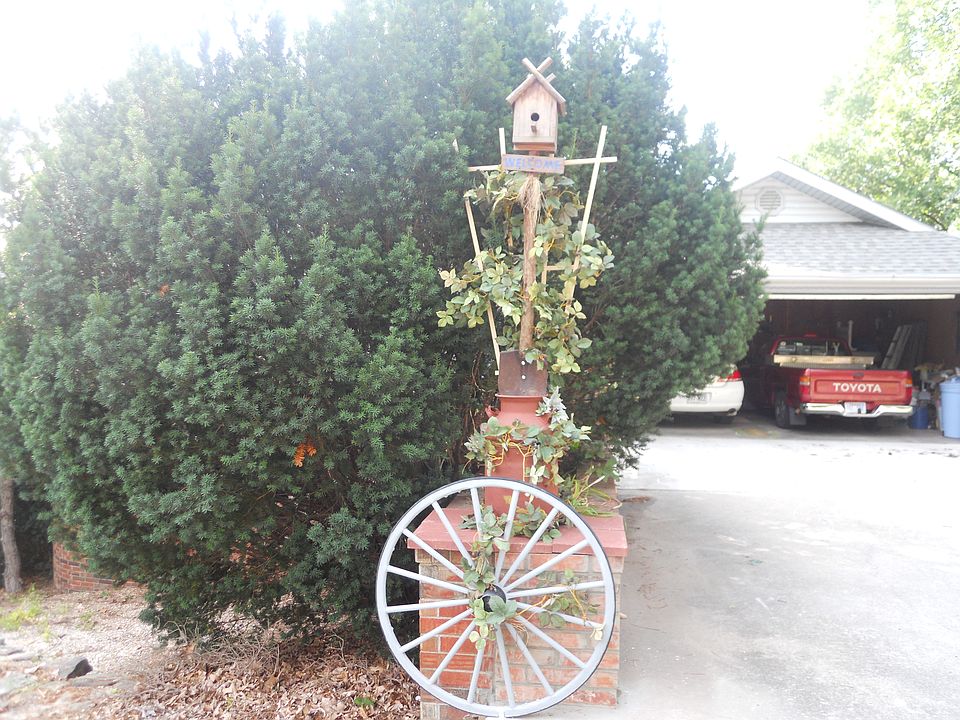 1st image of 11 Winchester Ln