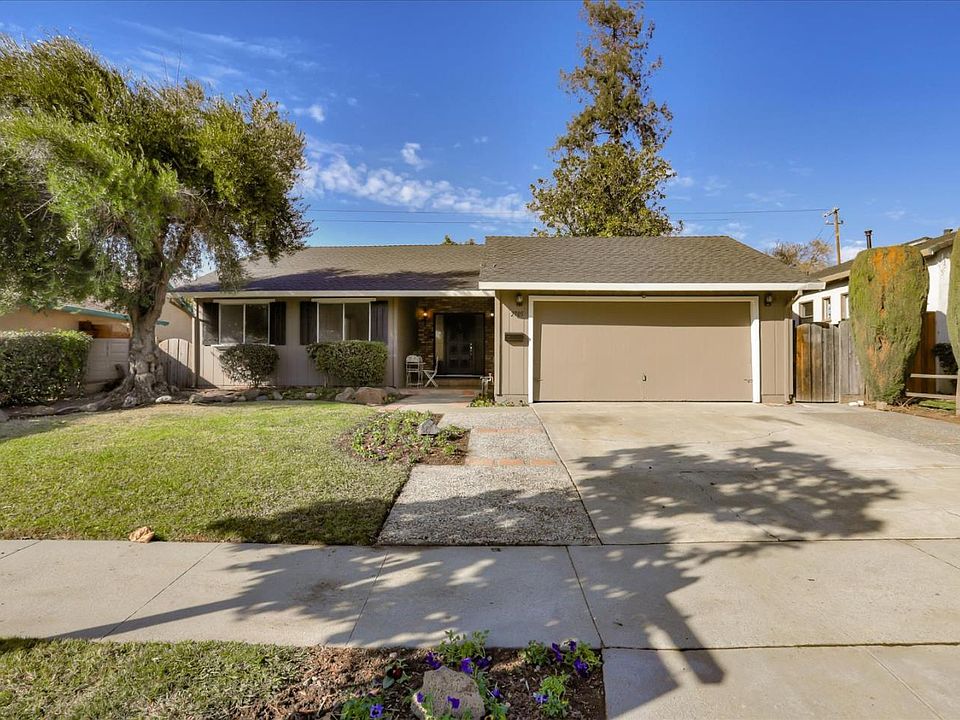1st image of 2705 Gomes Dr