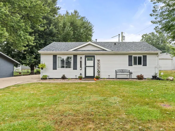 2205 W 75th Pl, Davenport, IA 52806