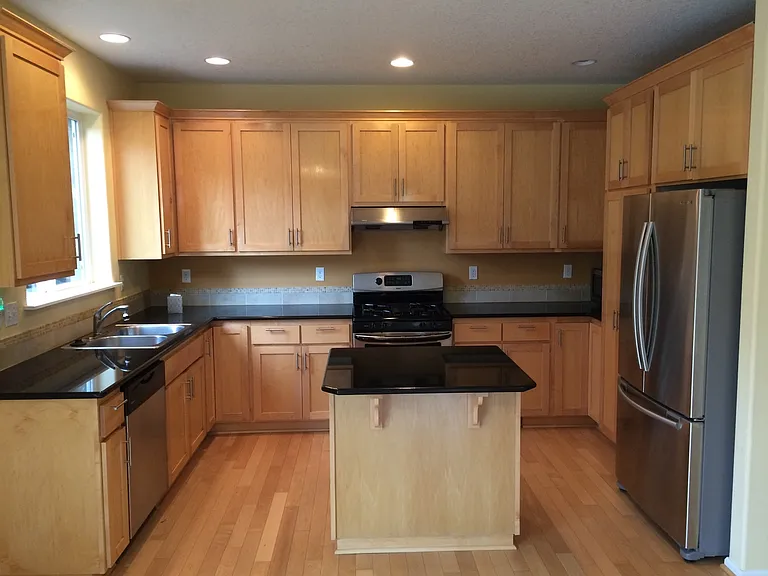 9946 NW Taylor St — Photo 7