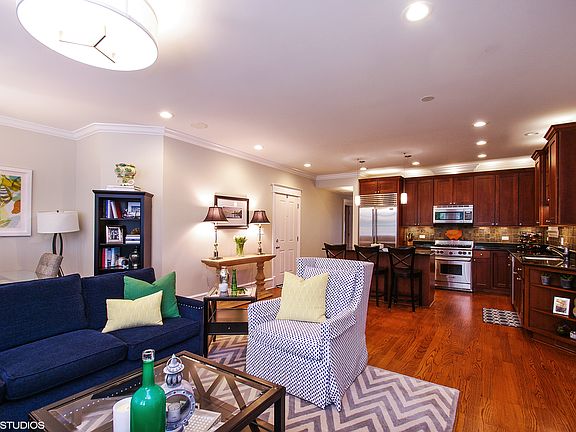 5th image of 2712 N Lehmann Ct APT 2N