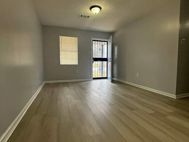 1156 Fields Rd — Photo 5