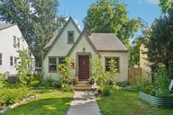 Maryland Ave-S2207-001.jpg
