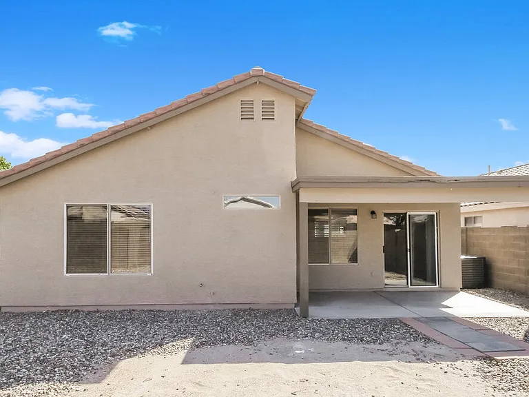 10944 E Delta Ave — Photo 15