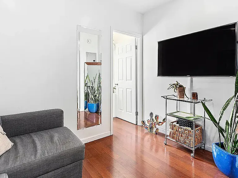 117 Henry St #16 — Photo 7