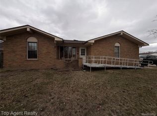 18169 River Hill Dr, Macomb, MI