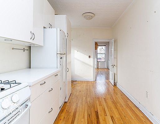 5th image of 427 17th St #5N