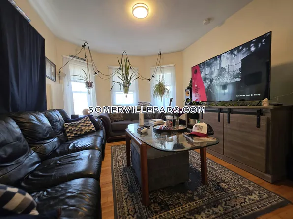 127 Hillsdale Rd, Somerville, MA