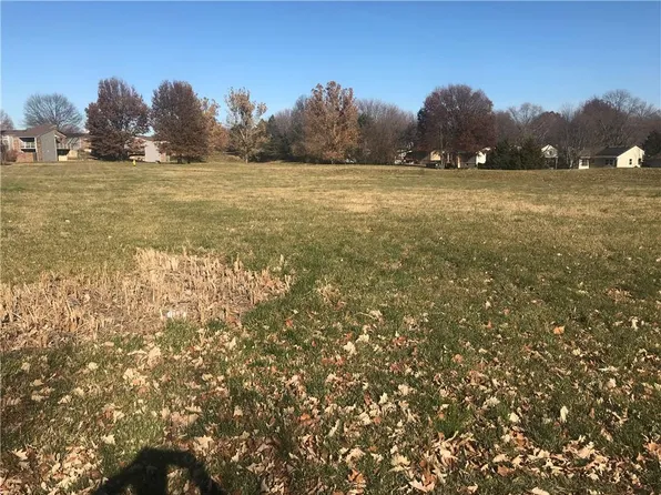 16560 Indian Creek Pkwy, Olathe, KS 66062