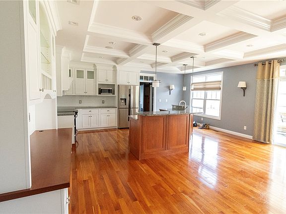 4th image of 731 Sherwood Dr
