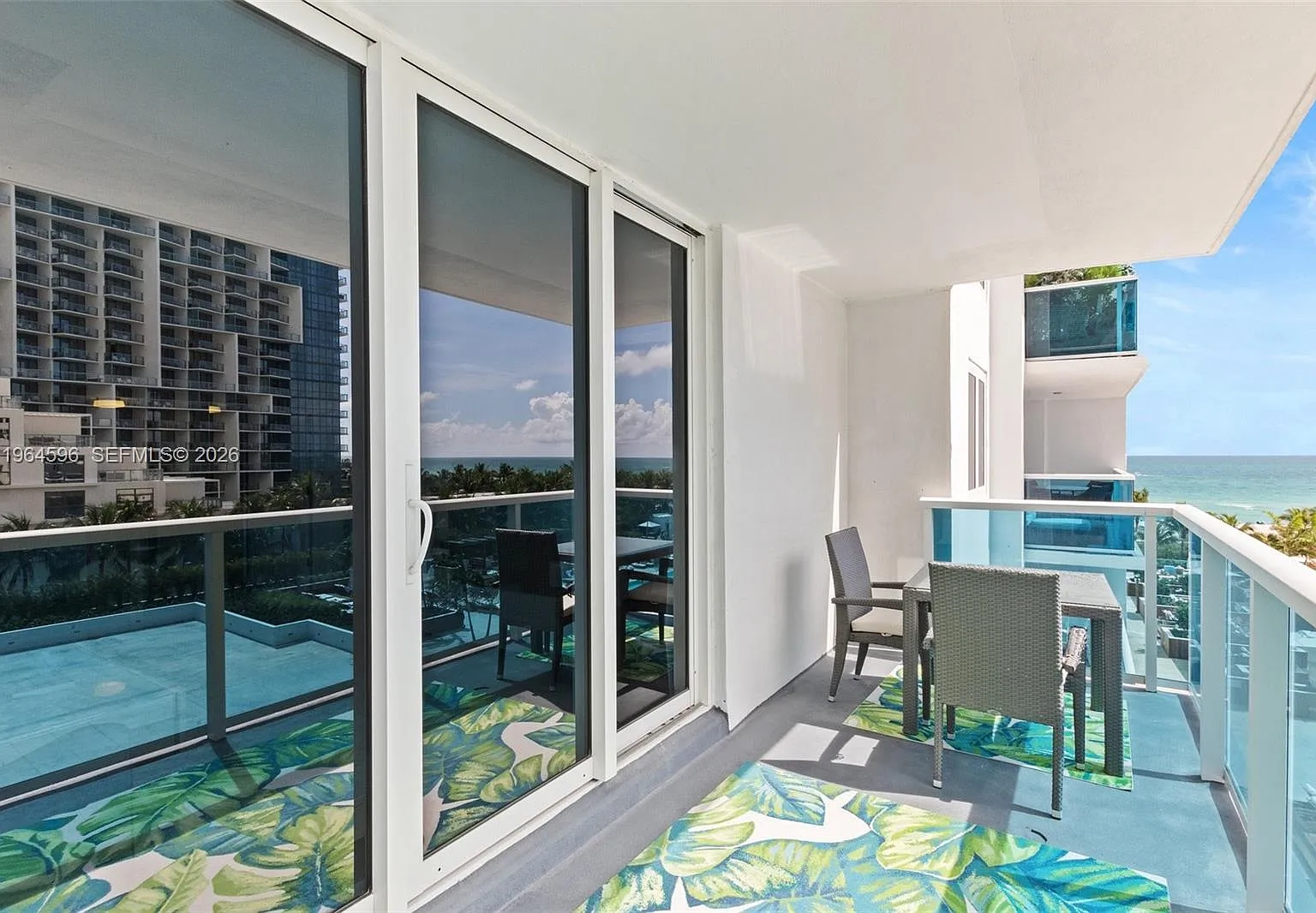 Roney Palace Condo — Photo 2