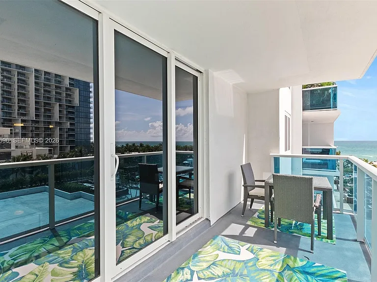 2301 Collins Ave #504 — Photo 2