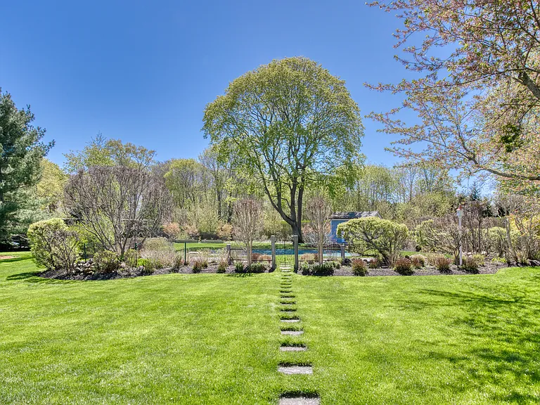13 Ludlow Grn — Photo 22