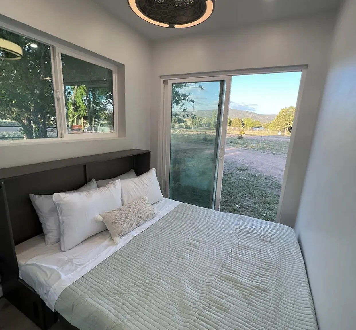 1 bed, 1.0 bath, 320 sqft, $1,139 — Photo 1