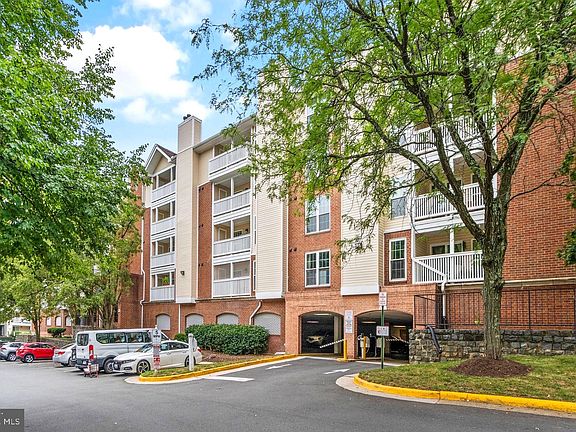 2nd image of 1504 Lincoln Way APT 102