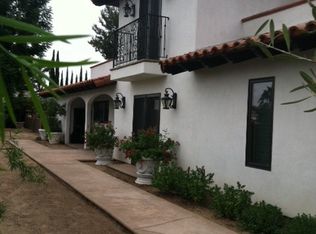 11871 Simon Ranch Rd, Santa Ana, CA 92705