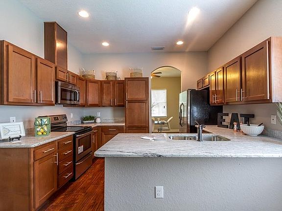 5th image of 1024 N Bask Dr