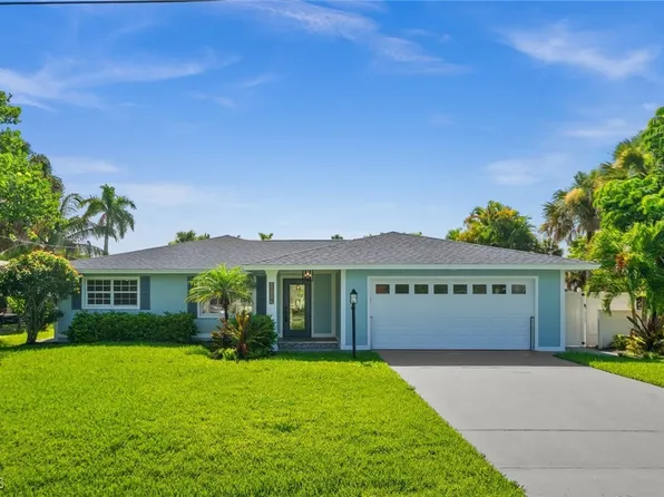 27296 Buccaneer Dr, Bonita Springs, FL 34135