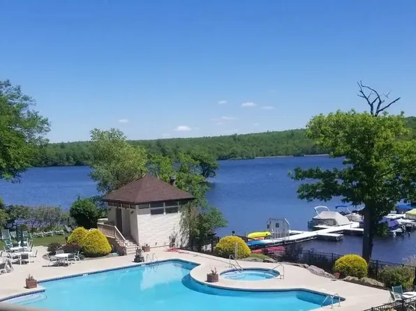 55 Midlake Dr #102H, Lake Harmony, PA 18624