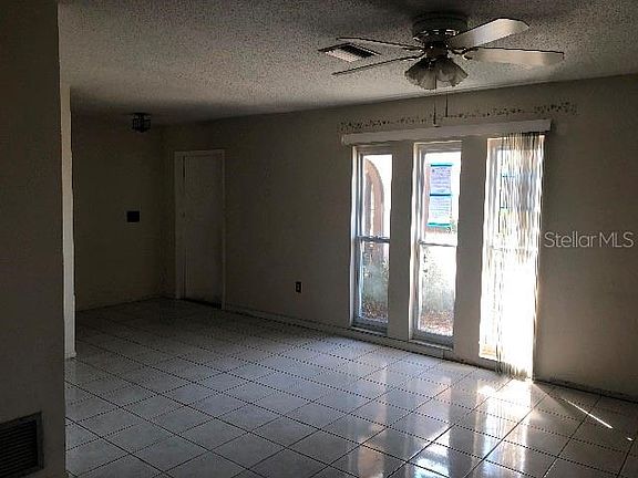 2nd image of 1129 N Cypress Point Dr