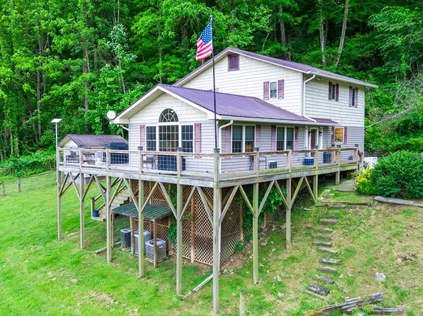 763 Ela Ln, Bryson City, NC 28713