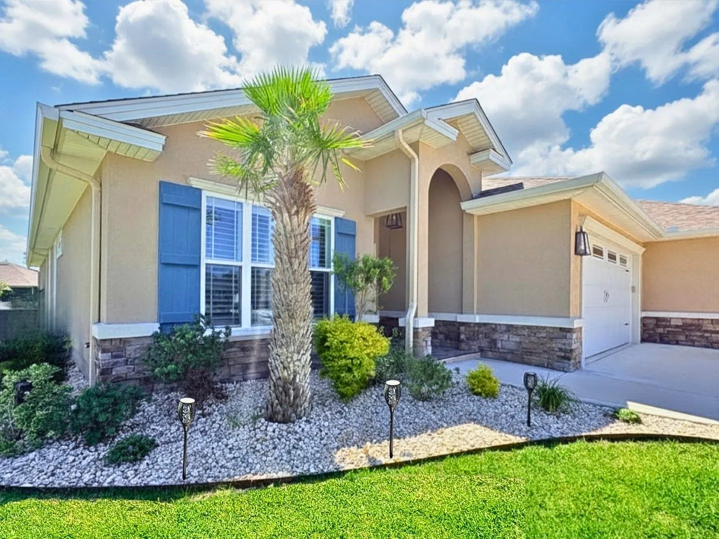 Move in Promotion! Half of your first month's rent ! 174 Ryan Nicholas Drive | Ryan's Cove | King... — Photo 3