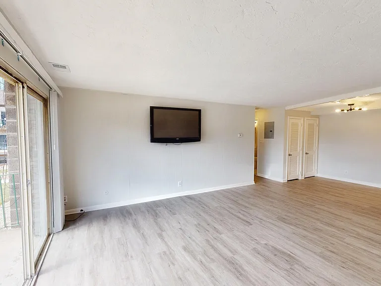 502 Oak St #7 — Photo 9