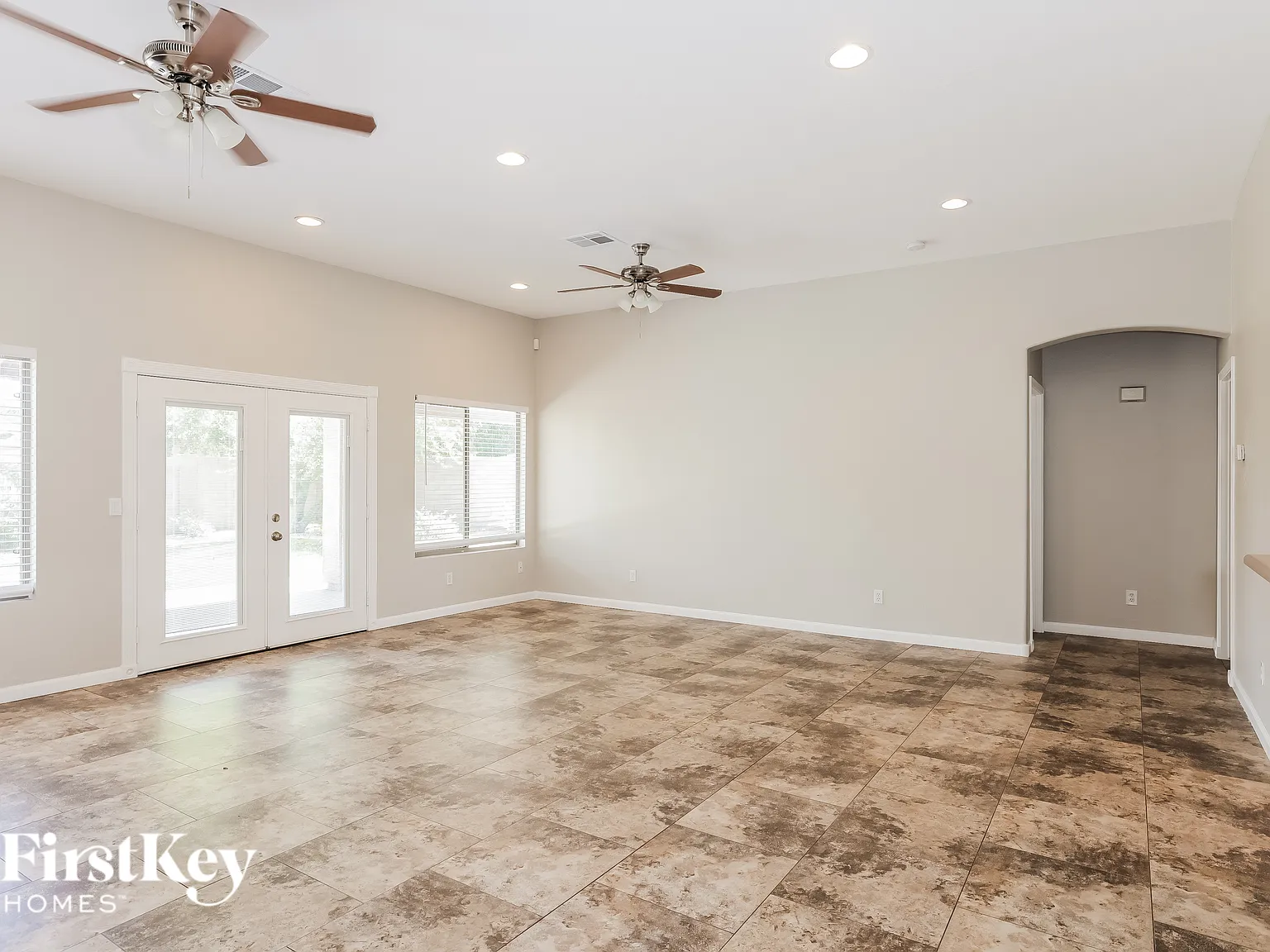 3 bed, 2.0 bath, 1551 sqft, $2,425 — Photo 2