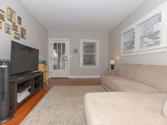 3rd image of 43 N Kelsey Ave
