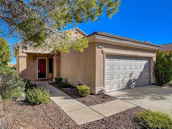 4th image of 2106 Desert Woods Dr