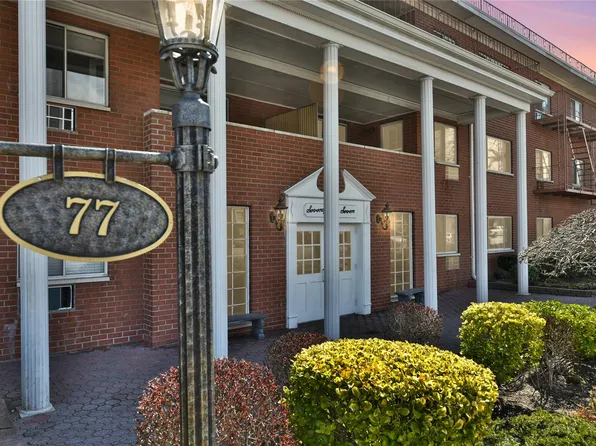 77 S Park Avenue #B16, Rockville Centre, NY 11570