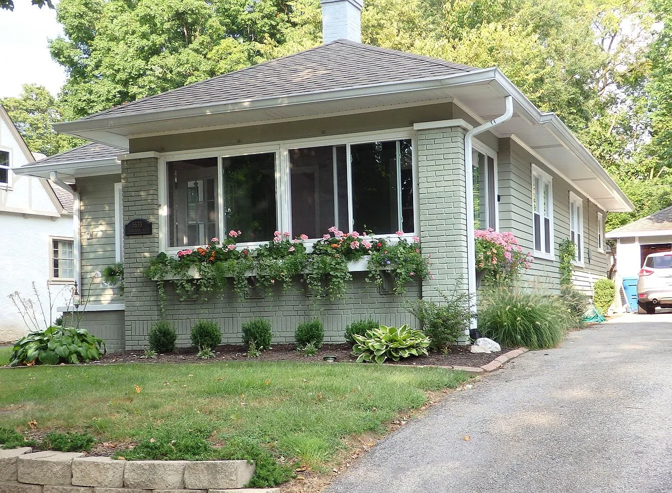 5633 Carrollton Ave photo 1
