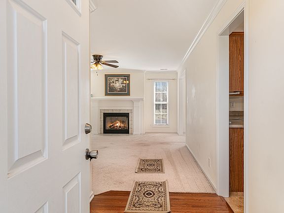 2nd image of 2327 Ellsworth Dr