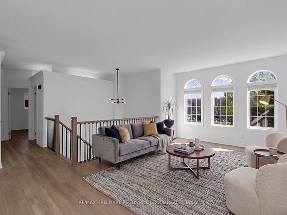 3rd image of 186 Golden Meadow Rd