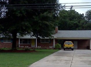 5673 Robbins Ctry Rd, Trinity, NC 27370