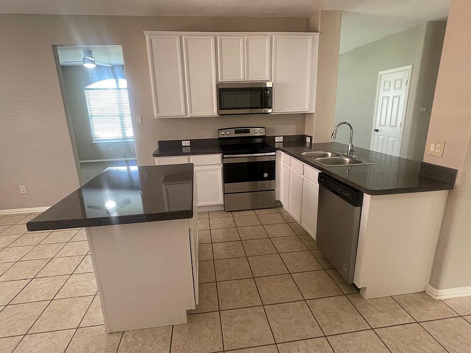 1st image of 615 Rolling Meadows Dr