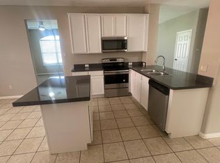 615 Rolling Meadows Dr, Lancaster, TX 75146