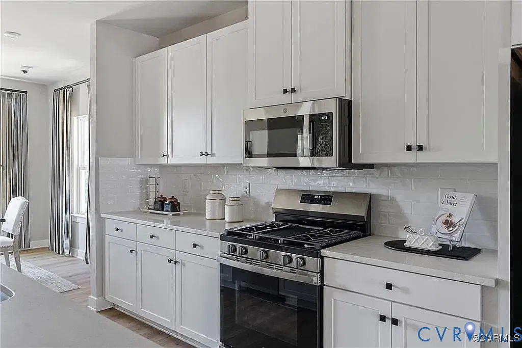 3 bed, 2.5 bath, 2756 sqft, $2,550 — Photo 3