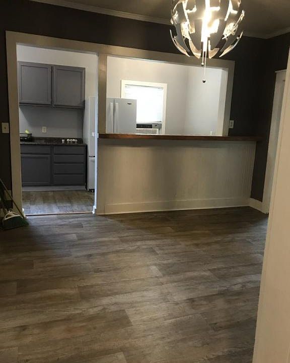1st image of 1405 Avenue E