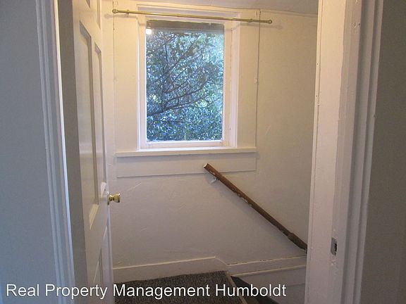 4th image of 1405 West Ave